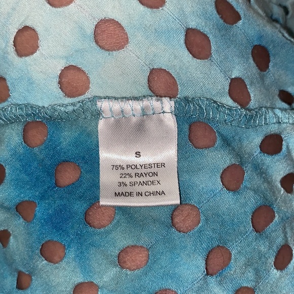 Loving Heart Long Sleeve Size Small - Picture 6 of 6